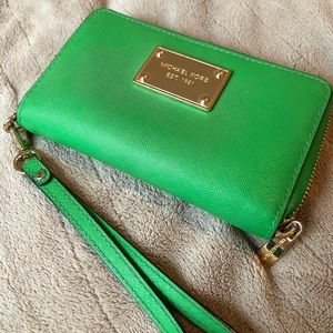 Green Michael Kors Smartphone Wallet/Wristlet